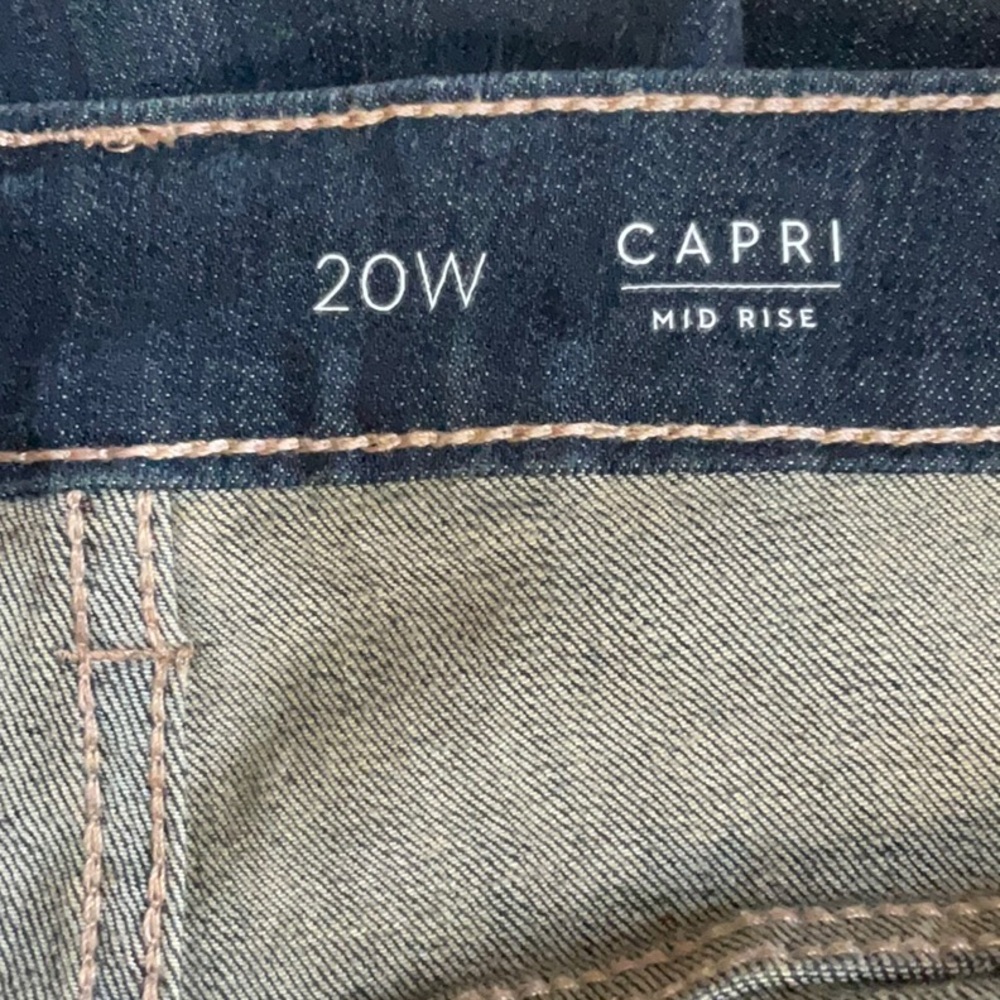 Simply Vera Vera Wang Women’s Dark Blue Mid Rise Denim Capri Size 20W - Picture 8 of 14